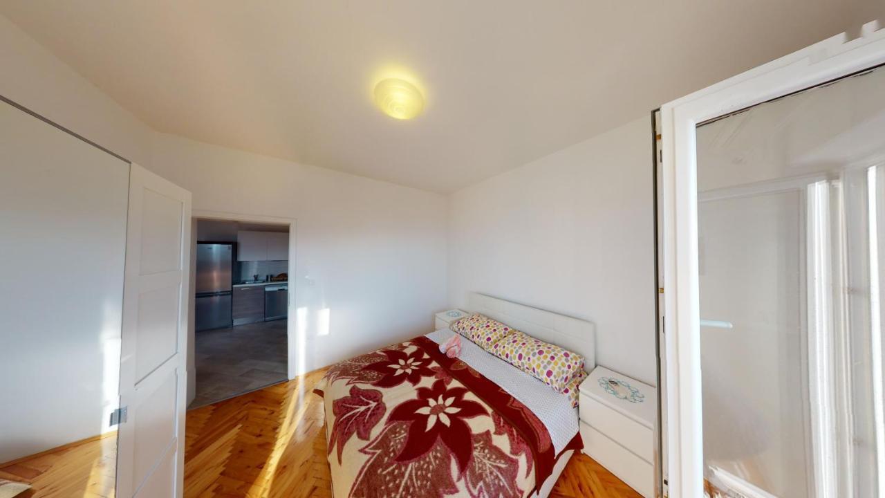 מטינה Apartments Riva מראה חיצוני תמונה