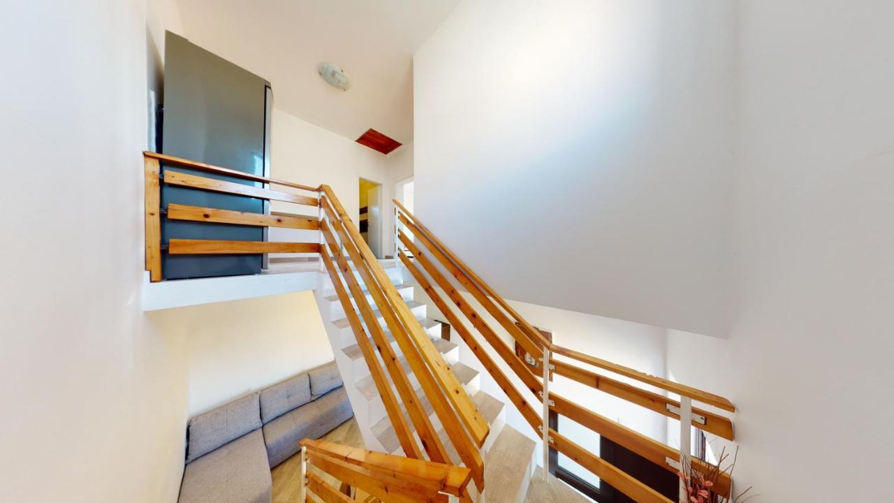 מטינה Apartments Riva מראה חיצוני תמונה