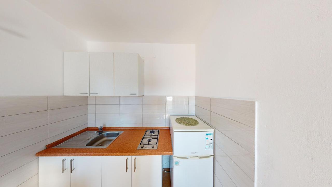מטינה Apartments Riva מראה חיצוני תמונה